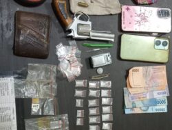 Seorang Ibu Rumah Tangga Diciduk Polisi Saat Ingin Melakukan Transaksi Narkoba dan Memiliki Senpi Ilegal
