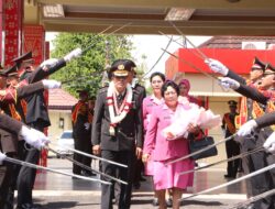 Memen Haru Warnai Hari Bhayangkara ke-79 Saat Prosesi Purnabakti Pelepasan 8 Pahlawan Bhayangkara Polres Banyuasin