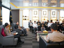 Irjen Pol Dr. H. Sandi Nugroho, S.I.K., S.H., M.Hum. Terima Audiensi FKUB, MUI, dan LDII di Polda Sumsel