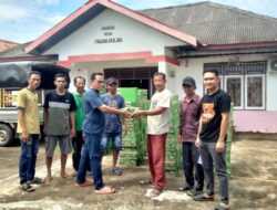 Rutinitas Pemdes Pagar Bulan Bagikan Minuman Kaleng Kepada Masyarakat Menjelang Lebaran