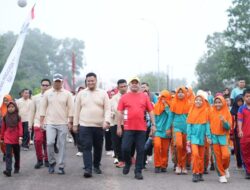 Ribuan Masyarakat Ikut Jalan Sehat Bersama Demi Semarakan HUT ke-42 Banyuasin