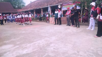 65 Peserta Lomba Gerak Jalan Sekecamatan Rantau Bayur Meriahkan HUT ke-81 RI